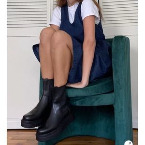 STEVE MADDEN black leather Chunky Chelsea boot size 10